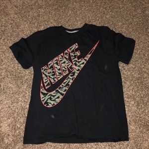 Nike tee